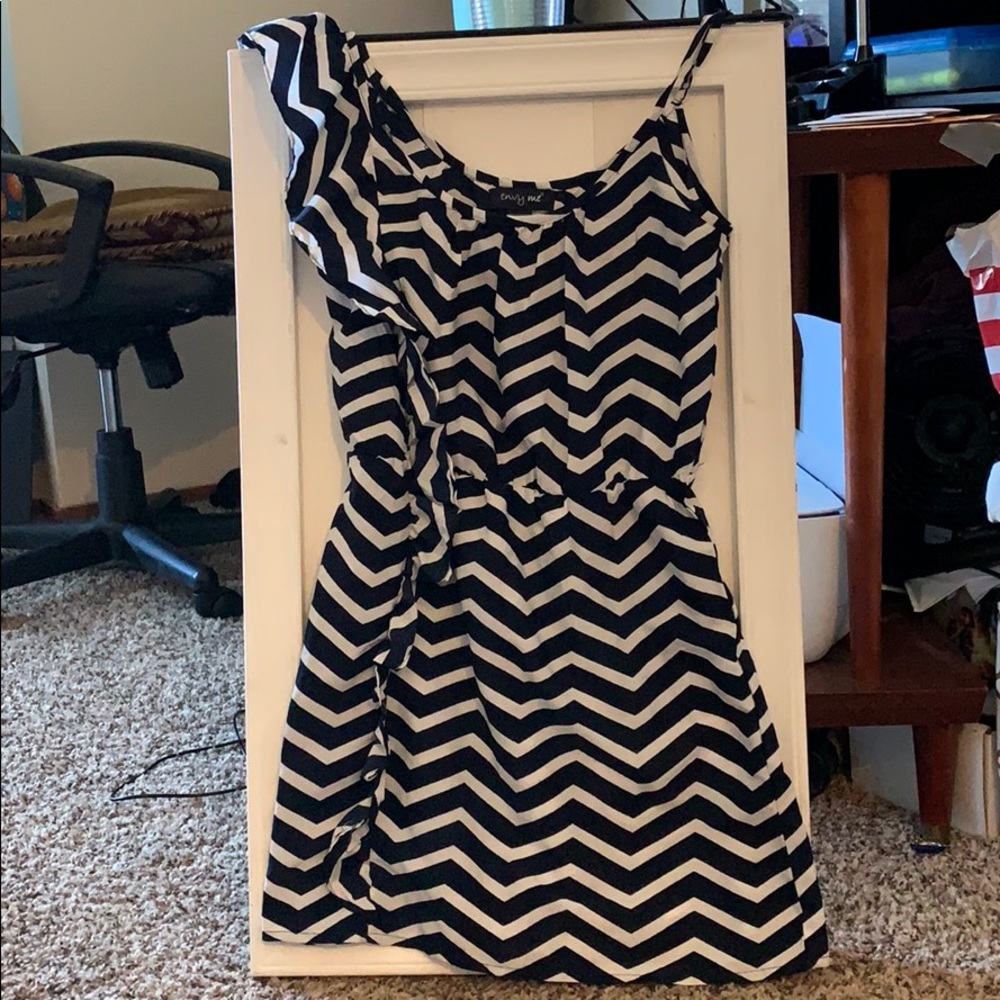 NWOT Black and white chevron print dress